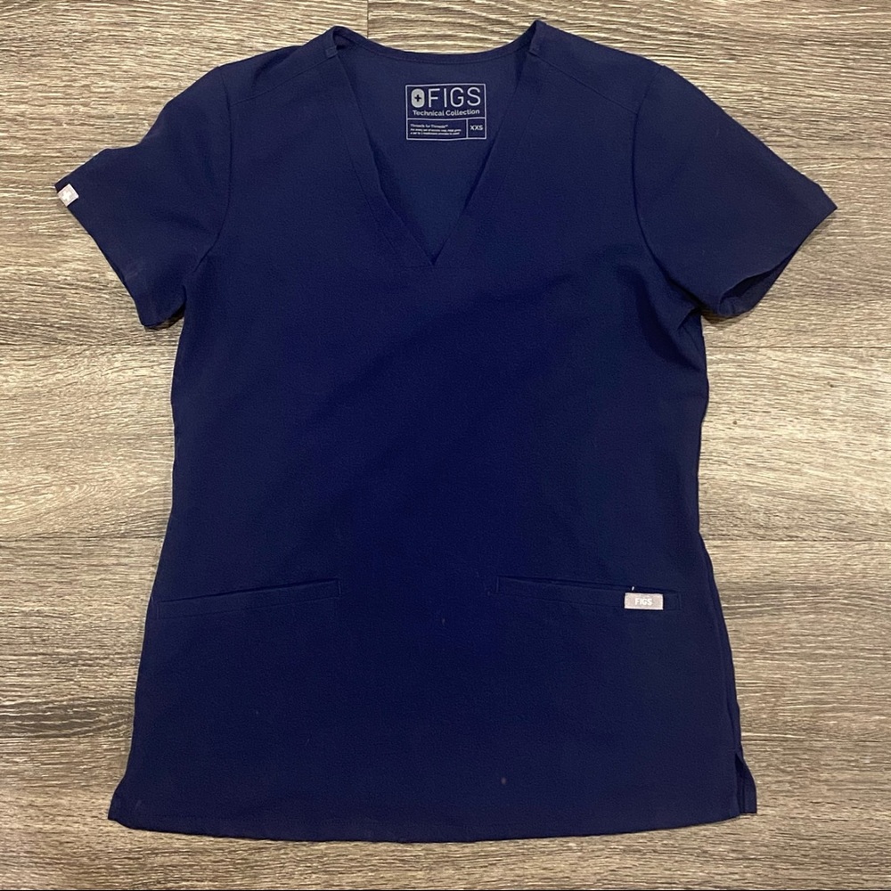 FIGS Casma 2 Pocket Scrub Top